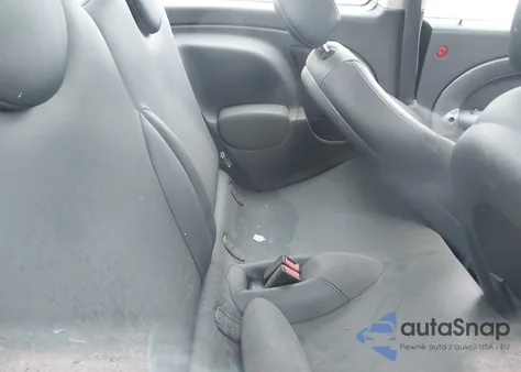 2005 Mini Cooper from USA, damaged, VIN WMWRC33485TC58271